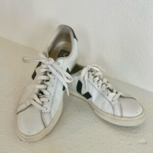 Vejas 8 Womens, white leather